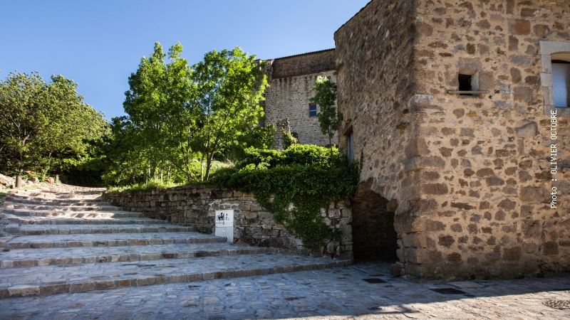 Renaissance du hameau médiéval de Dio