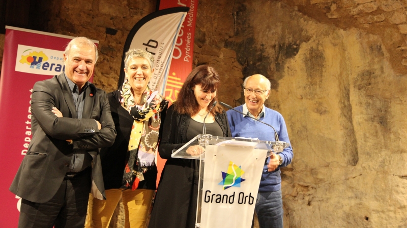 Le village rassemblé au Château