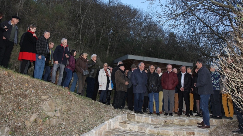 Le village rassemblé au Château