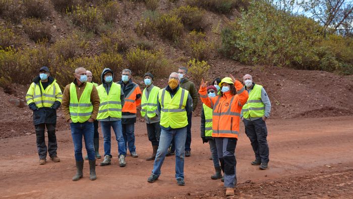 Une des deux mines françaises de Bauxite se situe à Pézènes-les-mines