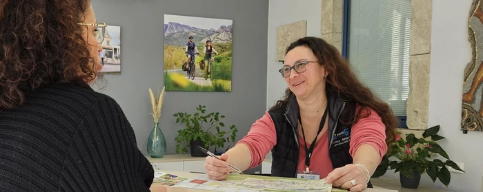 4 Bureaux d'Information touristique pour vous accueillir : Nos horaires au fil des mois !