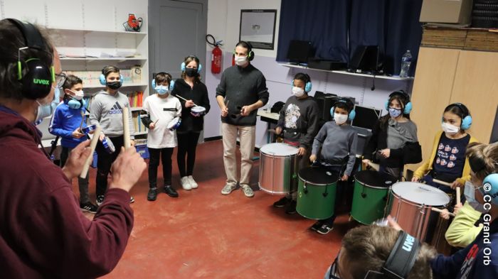 Atelier Batucada - Ecole de La Tour sur Orb - © CC Grand Orb Plus de 300 enfants initiés à la culture