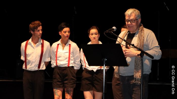 - © CC Grand Orb Musiciens et circassiens ont rendu hommage à la planète