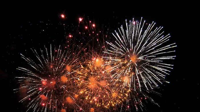 Feu d'artifice et bal