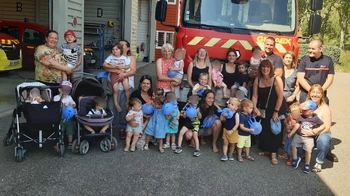 Les tout-petits découvrent la caserne des pompiers
