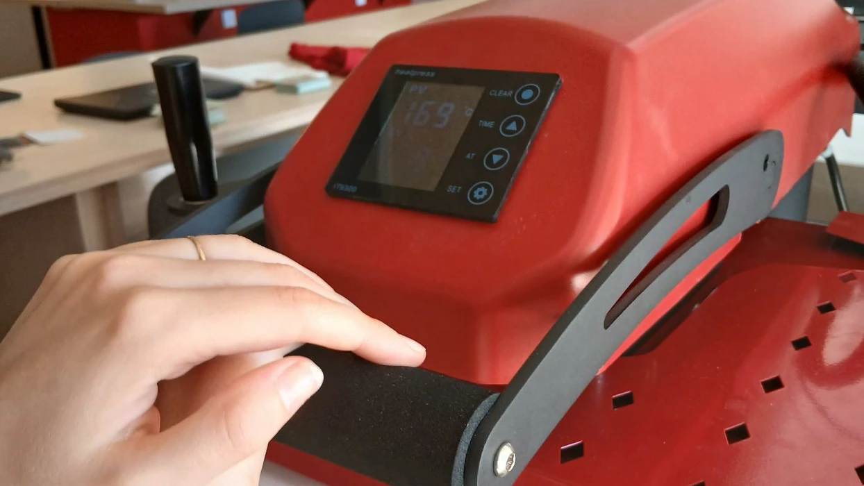 Spécial Mini-Lab gratuit toute la journée : viens floquer ton bandana !