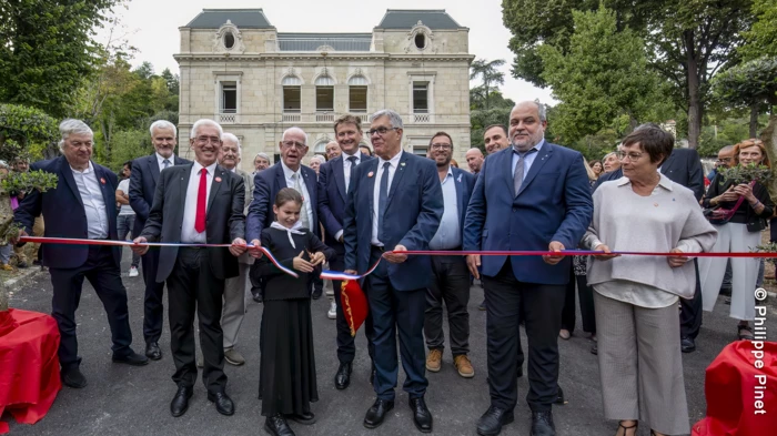 Une foule immense pour saluer l’ouverture de Majic