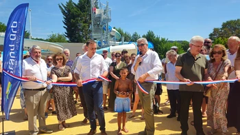 Le Parc aquatique de La Prade a ouvert la saison avec un toboggan lumineux