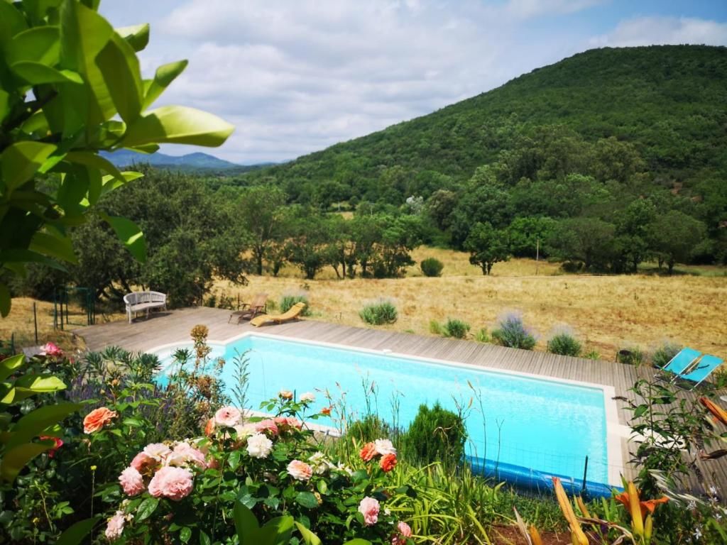 piscine - ©Parisot
