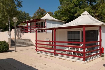 Chalets Rouges ©OT Avène